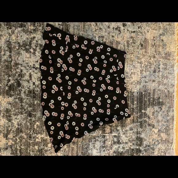 Loft Daisy Flippy Skirt - Picture 3 of 3